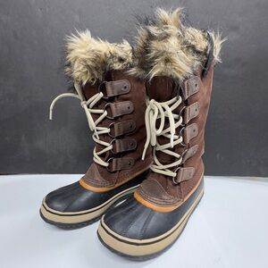 Sorel Joan of Artic Snow boots Size 8